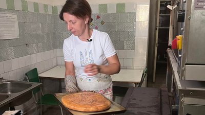 Пиріг потрібно залишити ще на півгодини Пиріг потрібно залишити ще на півгодини