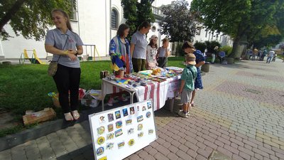 Благодійний ярмарок членів Тернопільського осередку СУМ Благодійний ярмарок членів Тернопільського осередку СУМ