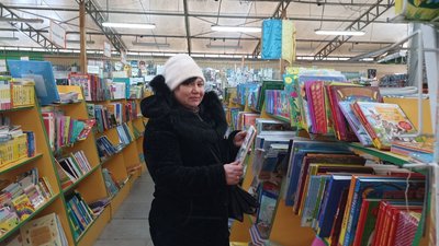 Російськомовні книги у книгарнях: чи купують їх житомиряни і чому? Російськомовні книги у книгарнях: чи купують їх житомиряни і чому?