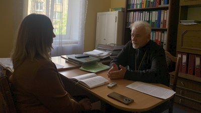 Хліб для Бучі, прихисток у монастирі та місія капеланів. Як на Прикарпатті ПЦУ допомагає під час війни