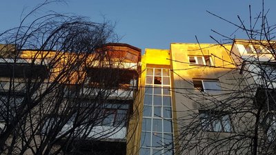 Пожежа у шестиповерхівці в центрі Харкова: вигорів дах, пошкоджені три квартири Пожежа у шестиповерхівці в центрі Харкова: вигорів дах, пошкоджені три квартири