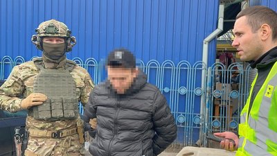 Сім тисяч доларів США з ухилянта: на Вінниччині затримали чоловіків, які переправляли людей за кордон