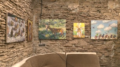 На Рівненщині художник переробив хлів на галерею На Рівненщині художник переробив хлів на галерею