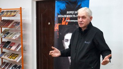 Спалив себе на знак протесту проти русифікації. У Дніпрі вшанували пам'ять дисидента Макуха Спалив себе на знак протесту проти русифікації. У Дніпрі вшанували пам'ять дисидента Макуха