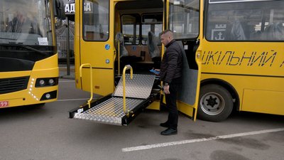 Громади Вінниччини отримали 30 шкільних автобусів Громади Вінниччини отримали 30 шкільних автобусів