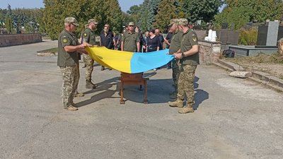 Займався йогою, любив дітей: у Тернополі поховали бійця Юрія Зливка