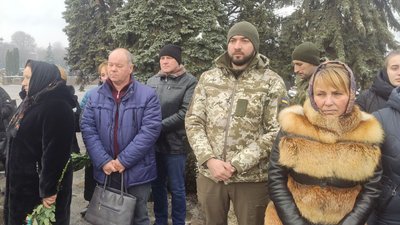 У Тернополі попрощалися із військовослужбовцем Тимофієм Антощуком У Тернополі попрощалися із військовослужбовцем Тимофієм Антощуком
