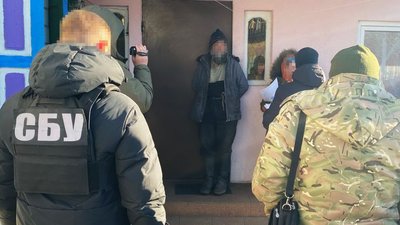Дружину настоятеля храму УПЦ МП підозрюють у глорифікації РФ