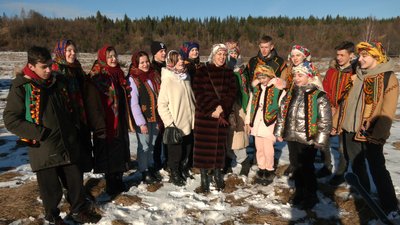 Два прикарпатські села об'єдналися, щоб провести різдвяний фестиваль Два прикарпатські села об'єдналися, щоб провести різдвяний фестиваль