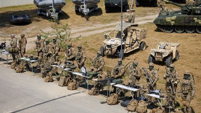 На Житомирщині Президент України Володимир Зеленський представив нового головнокомандувача ЗСУ На Житомирщині Президент України Володимир Зеленський представив нового головнокомандувача ЗСУ