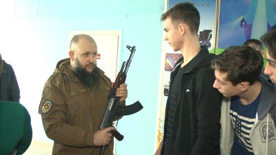 На Миколаївщині ветерани АТО організували для школярів семінар-тренінг "Джура-оборонець"