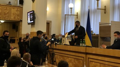 "Це показова позиція", – політолог про депутатів "КМКС", які покинули сесію Закарпатської облради "Це показова позиція", – політолог про депутатів "КМКС", які покинули сесію Закарпатської облради