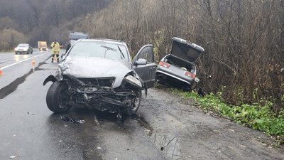 У ДТП на Закарпатті загинули двоє людей У ДТП на Закарпатті загинули двоє людей