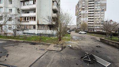 Атака РФ на Чорноморськ 2 квітня 2026 року, пошкоджена багатоповерхівка, Одещина