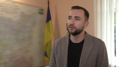 Зруйнований дах, грибок та пліснява на стелі: коли відремонтують будинок на Ремісничій у Чернігові Зруйнований дах, грибок та пліснява на стелі: коли відремонтують будинок на Ремісничій у Чернігові