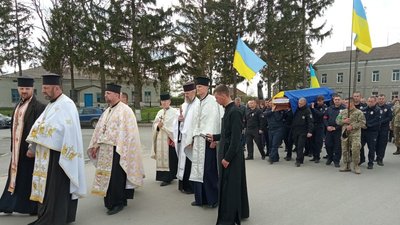У громадах на Тернопільщині поховали трьох бійців роти "Тернопіль" У громадах на Тернопільщині поховали трьох бійців роти "Тернопіль"