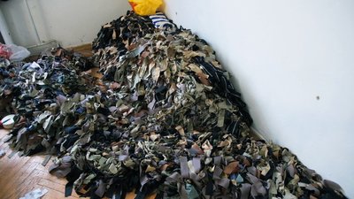 Працюють щоденно: на Вінниччині волонтери плетуть зимові сітки для захисників Працюють щоденно: на Вінниччині волонтери плетуть зимові сітки для захисників