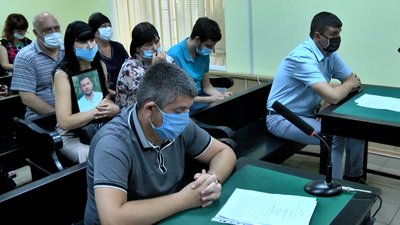 Чоловік, який збив насмерть трьох людей у Новій Каховці на Херсонщині, залишиться під вартою Чоловік, який збив насмерть трьох людей у Новій Каховці на Херсонщині, залишиться під вартою