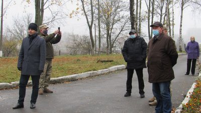 Голова РДА на Рівненщині привіз до лікарні оркестр, щоб морально підтримати медиків