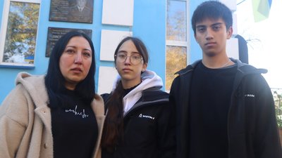 На Сумщині відкрили меморіальні дошки на честь двох загиблих бійців На Сумщині відкрили меморіальні дошки на честь двох загиблих бійців