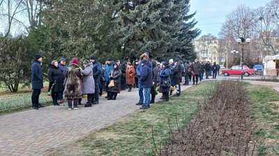 У Полтаві прощаються із воїном, який помер під час захисту України У Полтаві прощаються із воїном, який помер під час захисту України