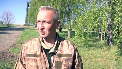У Житомирі на переміщення танку із майдану Перемоги знадобилося кілька годин У Житомирі на переміщення танку із майдану Перемоги знадобилося кілька годин