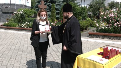 ПЦУ подякувала рівненським медикам за боротьбу з COVID. Хто і що отримав ПЦУ подякувала рівненським медикам за боротьбу з COVID. Хто і що отримав