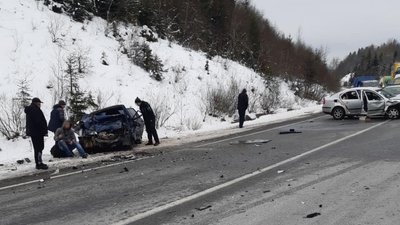 На Закарпатті сталася ДТП на трасі Київ — Чоп: травмованих госпіталізували На Закарпатті сталася ДТП на трасі Київ — Чоп: травмованих госпіталізували