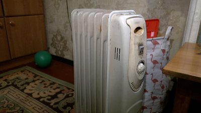 У квартирах 12 градусів, гріються пляшками з теплою водою: будинок у Чернігові досі залишається без тепла У квартирах 12 градусів, гріються пляшками з теплою водою: будинок у Чернігові досі залишається без тепла