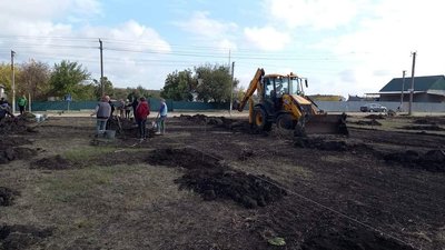 З алеєю на честь захисників. У селі Шевченкове на Кіровоградщині місцеві жителі висадили парк З алеєю на честь захисників. У селі Шевченкове на Кіровоградщині місцеві жителі висадили парк