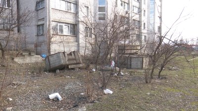 «Без охорони, безкінечне сміття». Чому в Дніпрі 20 років не добудовують будинок для комунальників «Без охорони, безкінечне сміття». Чому в Дніпрі 20 років не добудовують будинок для комунальників