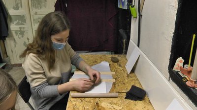 "Це лабораторія часу": у Маріуполі для дітей відкрили гончарну майстерню "Це лабораторія часу": у Маріуполі для дітей відкрили гончарну майстерню