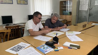 На Тернопільщині переселенці хочуть облаштувати дитячий майданчик На Тернопільщині переселенці хочуть облаштувати дитячий майданчик