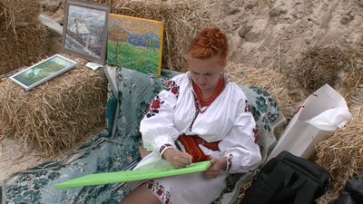 За дідівськими традиціями: на Черкащині під час фестивалю «Крутий заміс» будували хату-мазанку За дідівськими традиціями: на Черкащині під час фестивалю «Крутий заміс» будували хату-мазанку