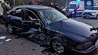 У Сумах в аварії загинув чоловік, троє - травмовані (ОНОВЛЕНЕ) У Сумах в аварії загинув чоловік, троє - травмовані (ОНОВЛЕНЕ)