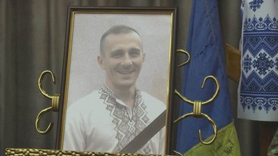 У Хмельницькому в останню путь провели захисника України Костянтина Мочульського