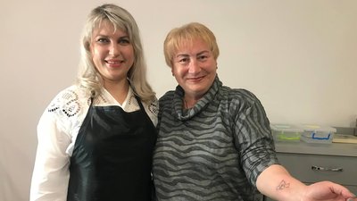 Перше тату в 64 роки: тернополянка підтримала сина на передовій Перше тату в 64 роки: тернополянка підтримала сина на передовій