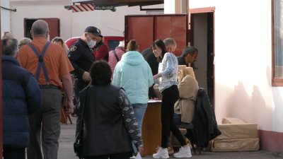 У Херсоні дільничні комісії отримують бюлетені для голосування - як все відбувається У Херсоні дільничні комісії отримують бюлетені для голосування - як все відбувається