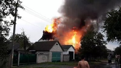 Влучила блискавка: дві родини на Черкащині залишилися без домівки