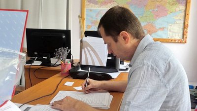 "Потрібно було кудись себе подіти": глухівчанин Андрій Гриценко, який написав понад 9 тисяч статей для Вікіпедії "Потрібно було кудись себе подіти": глухівчанин Андрій Гриценко, який написав понад 9 тисяч статей для Вікіпедії
