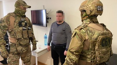 На Рівненщині затримали п'ятьох "рекетирів", які передавали наркотики у тюрми – СБУ На Рівненщині затримали п'ятьох "рекетирів", які передавали наркотики у тюрми – СБУ