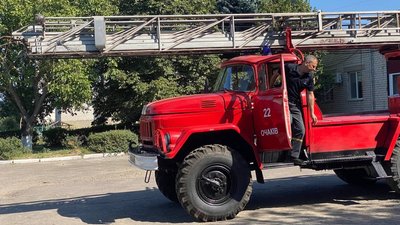На Миколаївщині чоловік 30 років працює керманичем пожежного авто На Миколаївщині чоловік 30 років працює керманичем пожежного авто