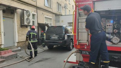 У Хмельницькому горіла багатоповерхівка. Обставини з'ясовують правоохоронці