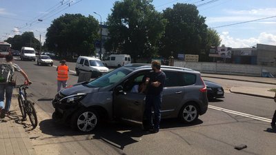 На Рівненській у Луцьку – аварія, рух ускладнений На Рівненській у Луцьку – аварія, рух ускладнений