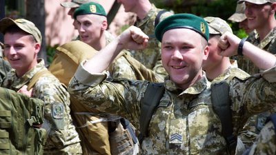 Демобілізація строковиків