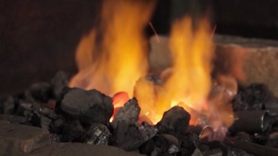 “Успішні, бо незалежні”: історія Валентина Бабія з Вінниччини, який 30 років працює ковалем “Успішні, бо незалежні”: історія Валентина Бабія з Вінниччини, який 30 років працює ковалем