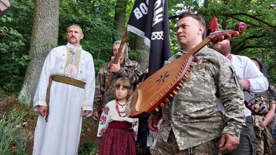 "А хто борець, той здобуває світ!": у Холодному Яру вшанували героїв