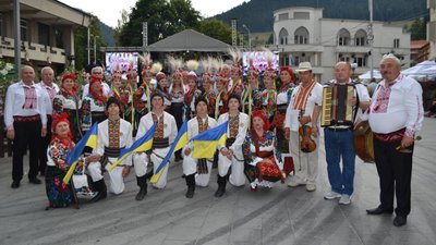 Понад сто буковинців виступили на фестивалі "Буковинські зустрічі" в румунському Кимполунзі