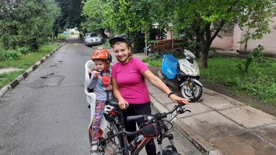 Херсонці хочуть, щоб у місті були велодоріжки - акція під міськрадою
