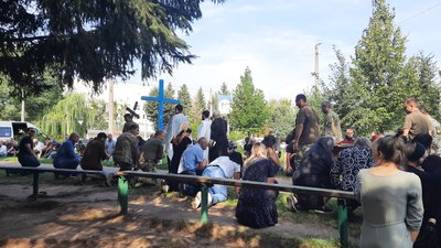 Покинув все і пішов на фронт добровольцем – у Житомирі попрощалися із загиблим військовим Віктором Перепелицею Покинув все і пішов на фронт добровольцем – у Житомирі попрощалися із загиблим військовим Віктором Перепелицею